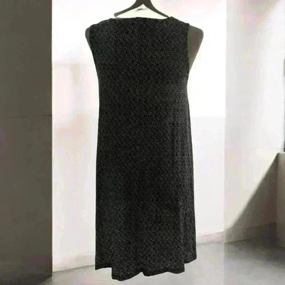 Women’s Sleeveless Dress - Picture 3 of 4